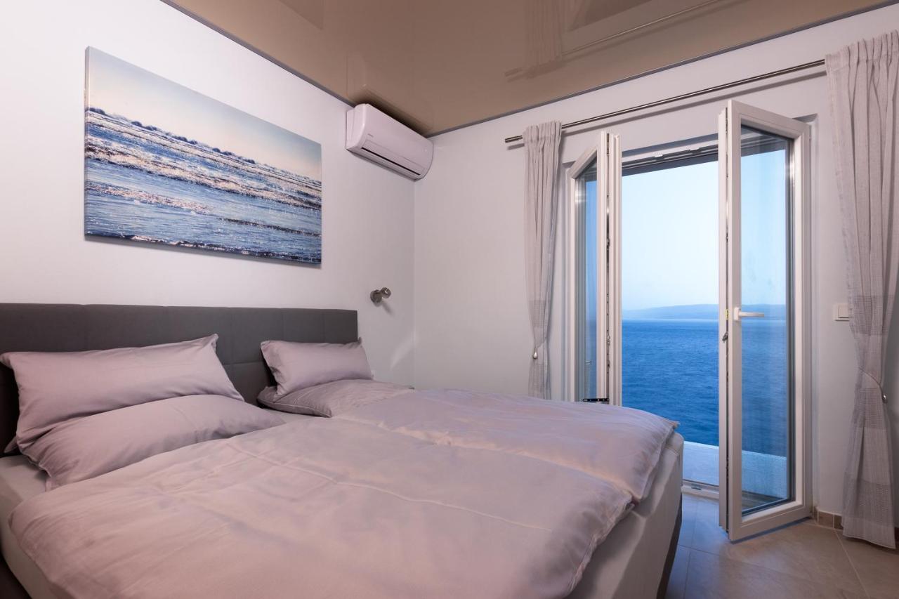 Beachfront Holiday Home - Private Heated Pool Мимице Екстериор снимка