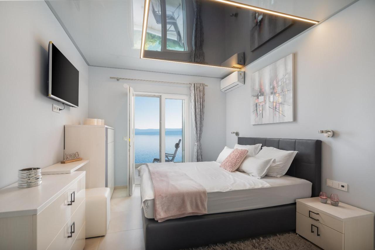 Beachfront Holiday Home - Private Heated Pool Мимице Екстериор снимка