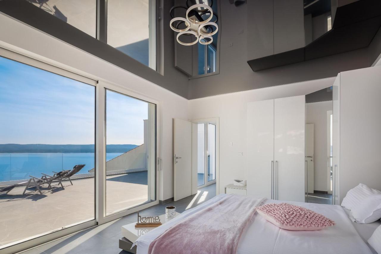 Beachfront Holiday Home - Private Heated Pool Мимице Екстериор снимка